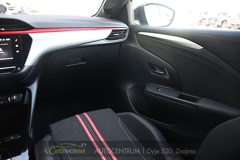 Opel Corsa 1.2T 96kW GS AUTOMAT - fotka 23 z 51