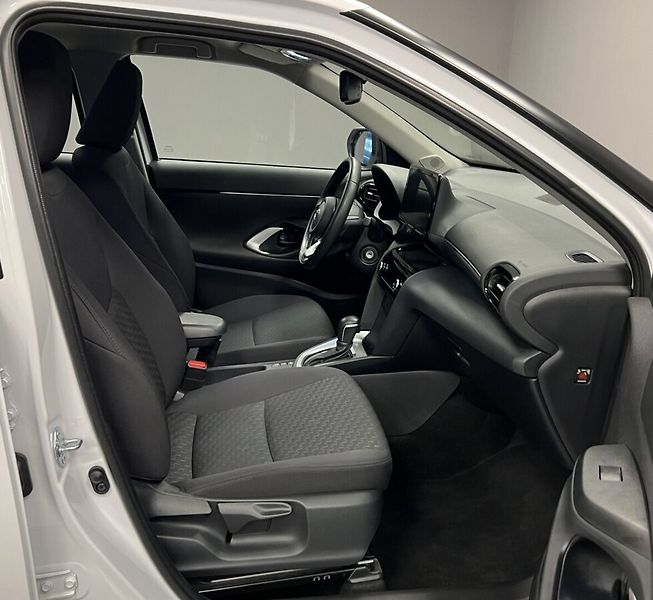 Toyota Yaris Cross 1,5 Hybrid AT Comfort - fotka 10 z 17