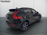 Volvo XC40 (2026) 2,0 B3 FWD Plus Dark 8353 - náhled 2