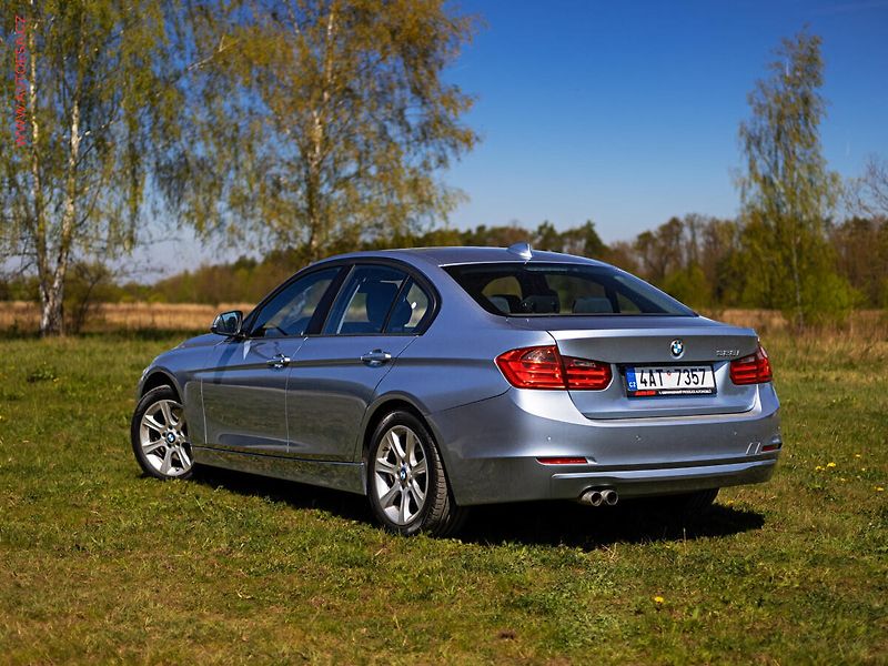 BMW Řada 3 (2012) 2.0 i 328i, AC, TZ, navi - fotka 5 z 14