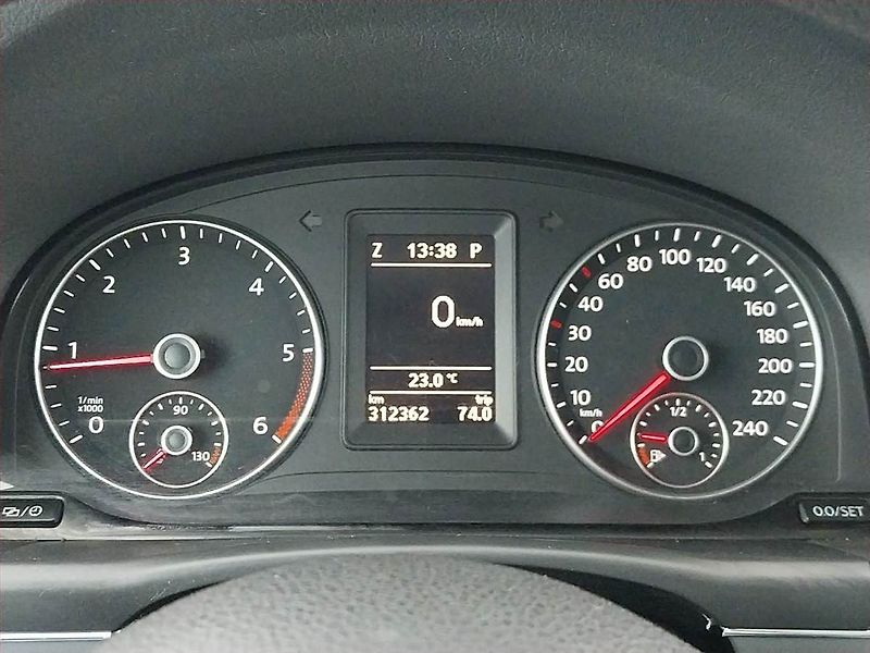 Volkswagen Touran (2014) Comfortline 2.0 TDI, 7 míst - fotka 11 z 19
