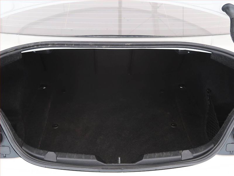 BMW Řada 2 (2015) Sport Line 218d, Navi - fotka 14 z 17