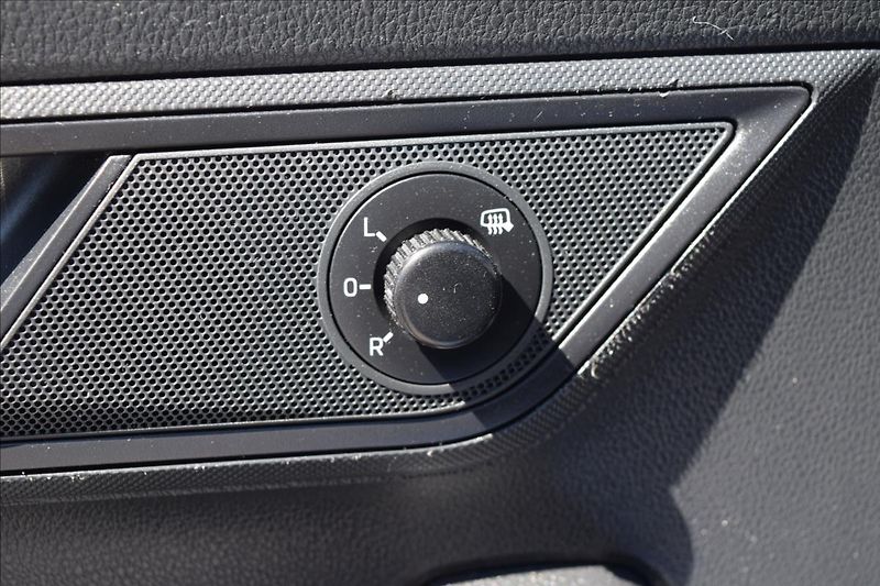 Škoda Fabia 1,0 MPI 55KW VÝHŘEV ALU LPG - fotka 33 z 52