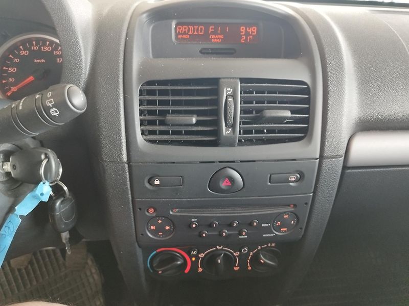 Renault Clio (2009) 1,2i,55kw,KLIMA,SERVISKA - fotka 16 z 21