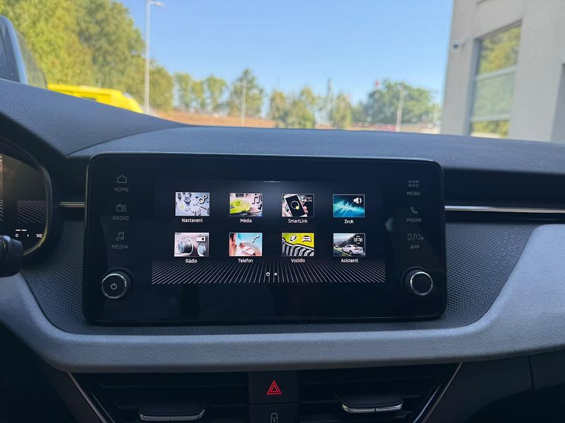 Škoda Scala Top Selection 1.5 TSI 110kw DS - fotka 13 z 23