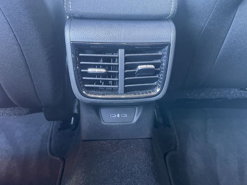 Škoda Fabia Top Selection 1.0 TSi 85 kW - fotka 28 z 28