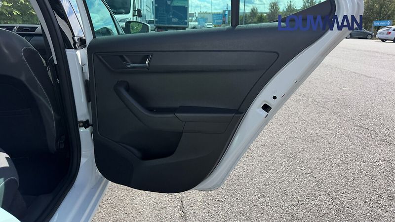 Škoda Fabia 1.0 TSI style - fotka 22 z 26