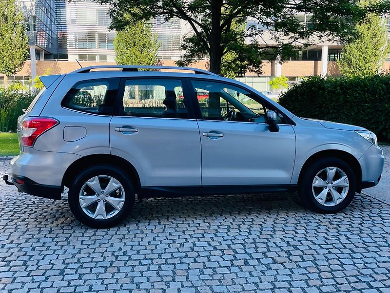 Subaru Forester 2.0i 4x4 AUT KAM TAŽNÉ SERVISK - fotka 10 z 44