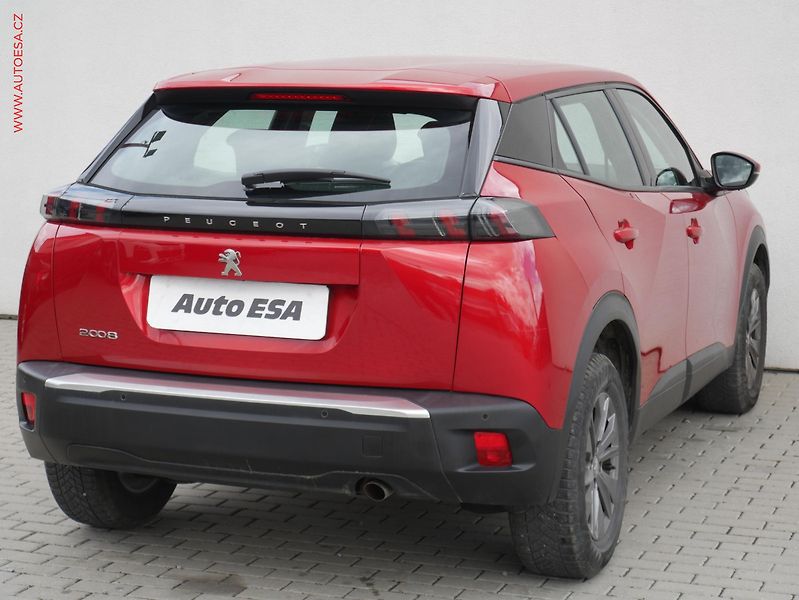 Peugeot 2008 (2021) 1.2PT, ČR, Active - fotka 4 z 17