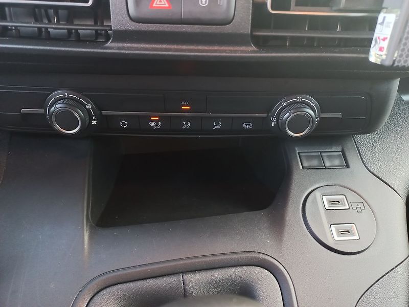 Toyota ProAce City SWB Active Mutimedia  1.5 - fotka 14 z 16