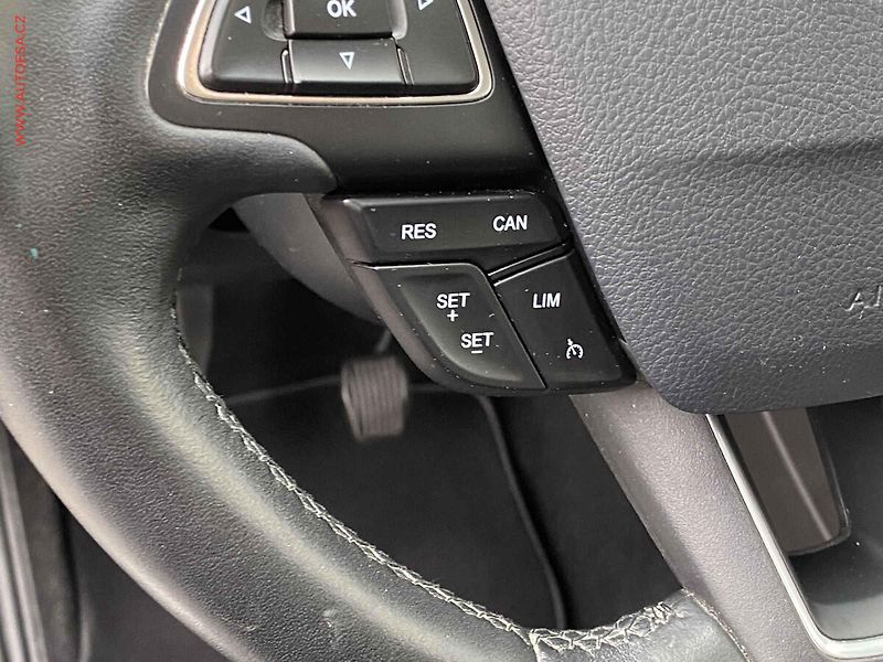 Ford Kuga (2018) 2.0 TDCi AWD, Titanium - fotka 13 z 19