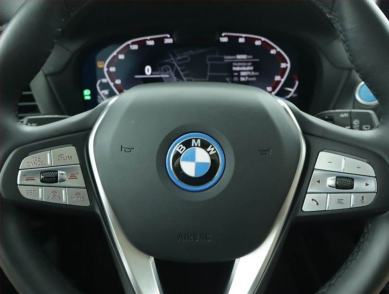 BMW iX3 (2021) 80 kWh - fotka 23 z 27