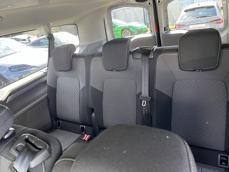 Volkswagen Caravelle e Style 210 kW 4MOT DR - fotka 19 z 21