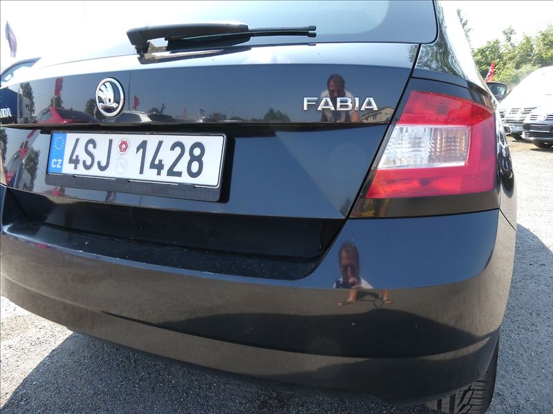 Škoda Fabia 1,0 TSI 81kW Ambition,2 x kola - fotka 10 z 38