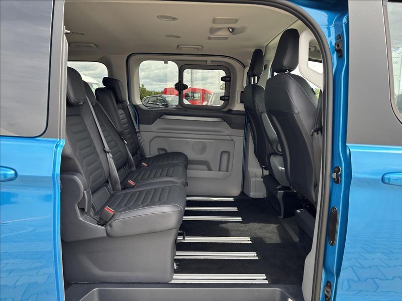 Ford Tourneo Custom 2,0 EcoBlue 125kW Titanium X - fotka 18 z 59
