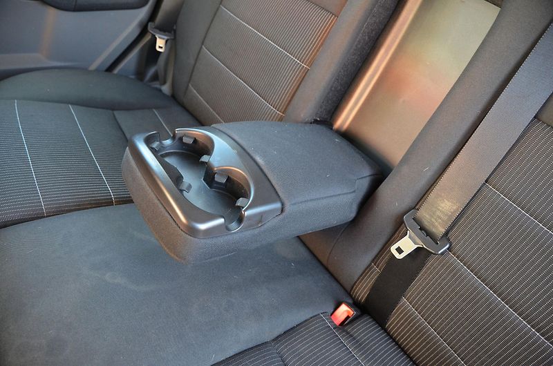 Ford Focus (2009) 1.6i 16V 74kW TITANIUM 2x kola - fotka 13 z 26