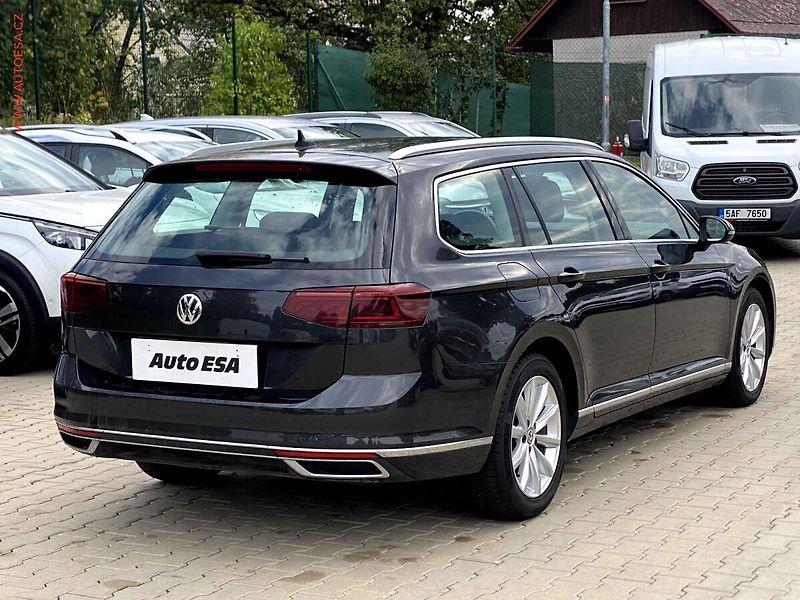 Volkswagen Passat (2020) 1.6 TDi, Elegance, DSG, LED - fotka 6 z 17