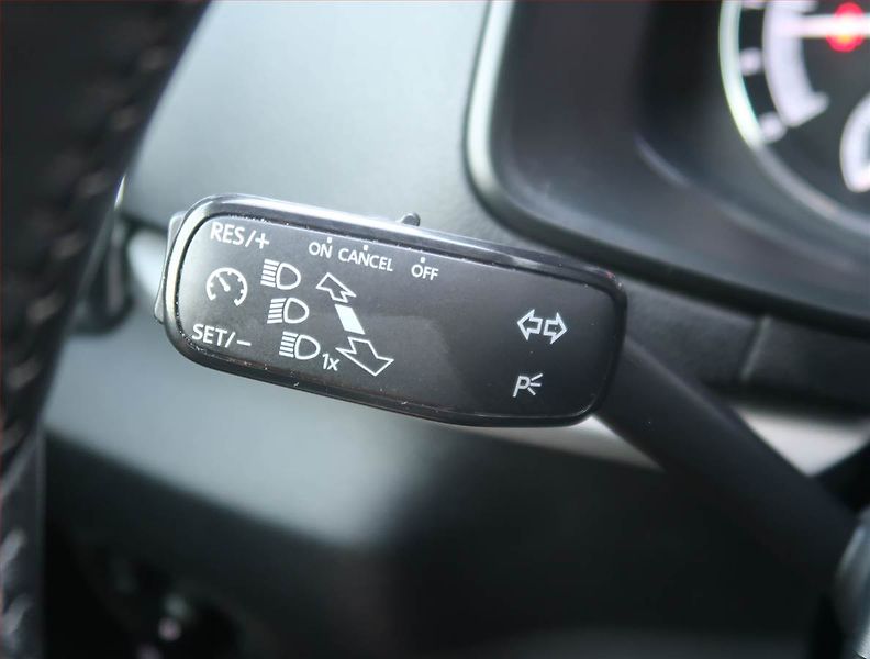 Škoda Karoq (2020) 1.6 TDI - fotka 17 z 22