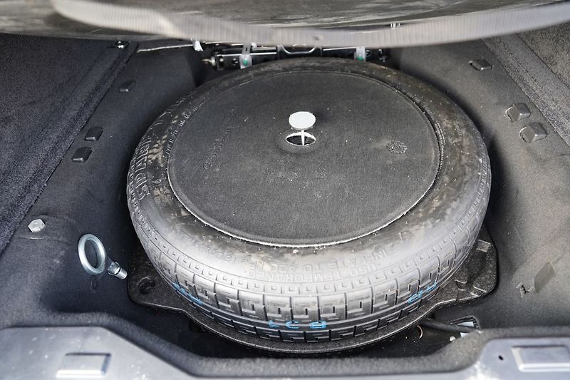 Land Rover Range Rover 4.4 SDV8 LWB  Autobiography - fotka 28 z 53