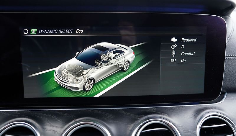 Mercedes-Benz Třídy E E 53 AMG 4Matic+/440PS - fotka 43 z 48