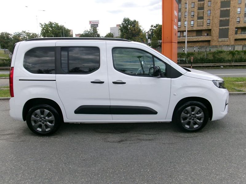 Opel Combo (2025) EDITION PLUS 1.2 81kW - fotka 5 z 17