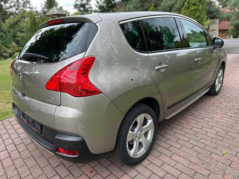 Peugeot 3008 (2011) 1.6Thp 115kw - fotka 7 z 27