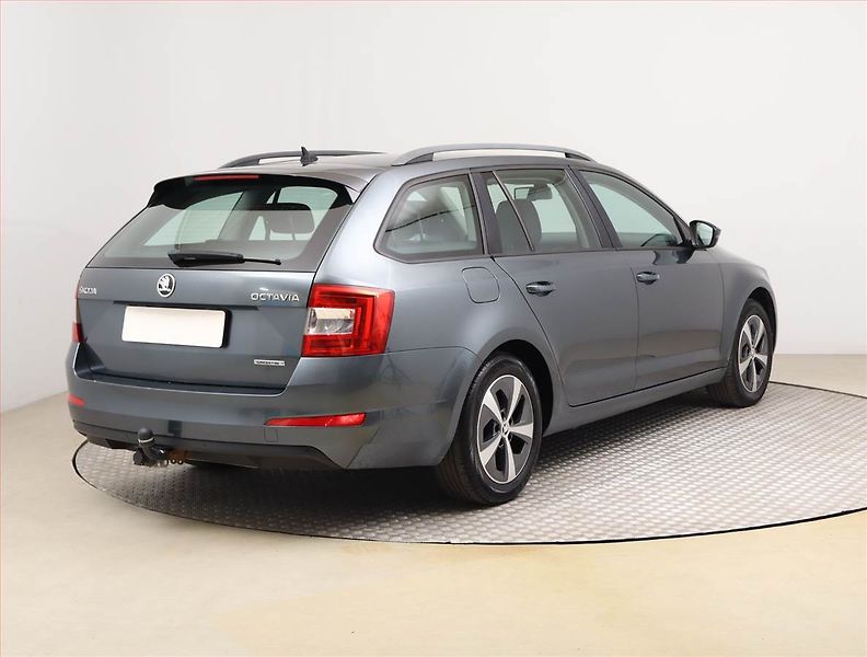 Škoda Octavia (2015) Ambition Plus 1.6 TDI - fotka 5 z 20