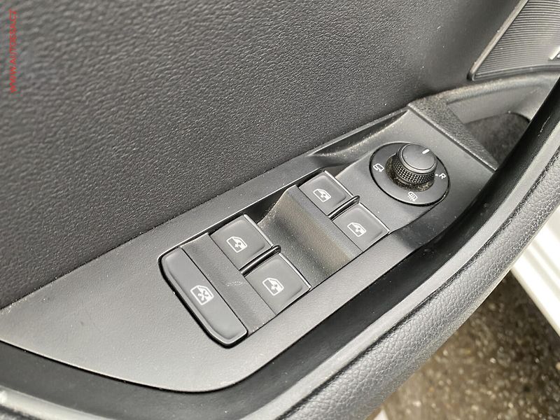 Škoda Superb (2016) 2.0 TDi 4x4, ČR, L&K, DSG, - fotka 13 z 21