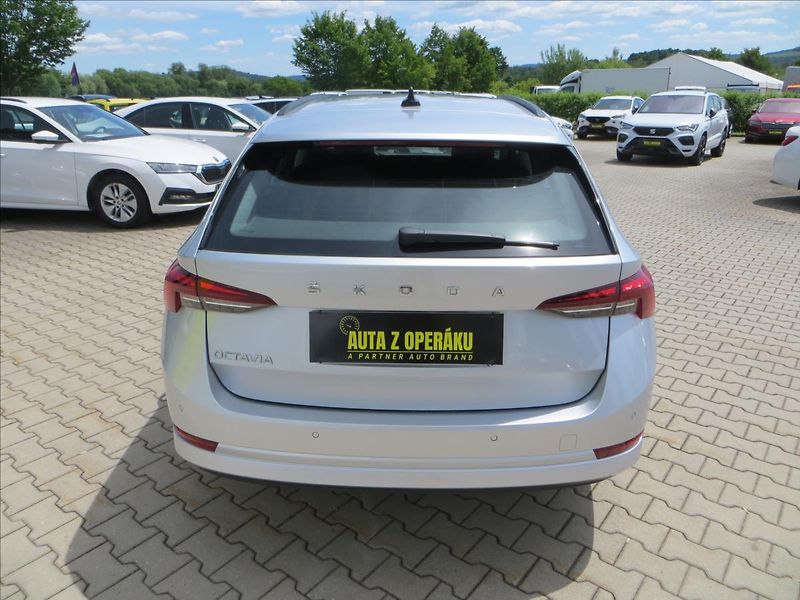 Škoda Octavia 2,0 TDI Ambition ČR - fotka 6 z 25