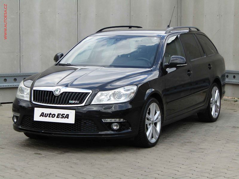 Škoda Octavia (2010) 2.0 TDi, RS, navi - fotka 3 z 17
