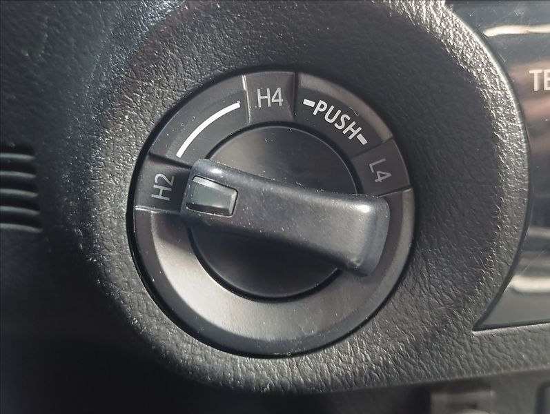 Toyota Hilux 2,4 D-4D Kamera Tažné 1maj. ČR - fotka 24 z 43