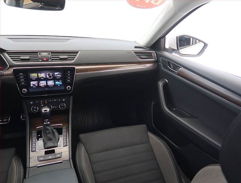 Škoda Superb (2022) Scout 2.0 TSI - fotka 8 z 32