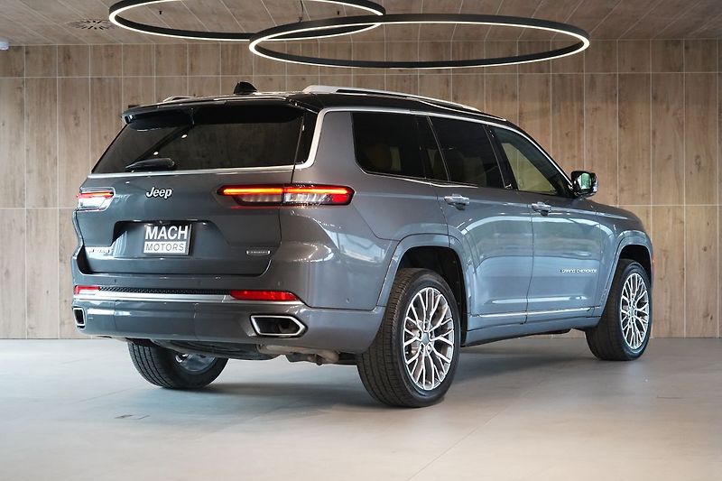 Jeep Grand Cherokee Summit Reserve L - fotka 9 z 71