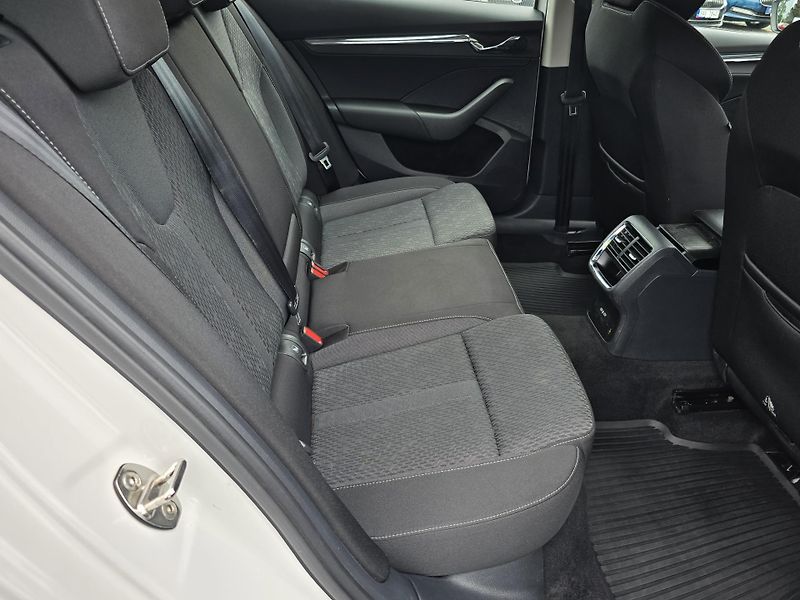Škoda Octavia 2.0TDI DSG STYLE+ MATRIX TAŽNÉ - fotka 25 z 50