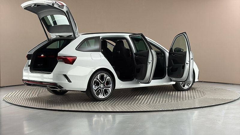 Škoda Octavia 2.0 TDI DSG 4x4 RS Combi - fotka 6 z 27