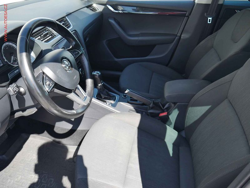 Škoda Octavia (2019) 1.8 TSi 4x4, ČR, Style, DSG - fotka 9 z 14
