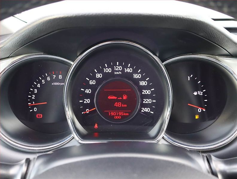Kia Ceed (2016) Silver 1.4 CVVT, Serv.kniha - fotka 11 z 15