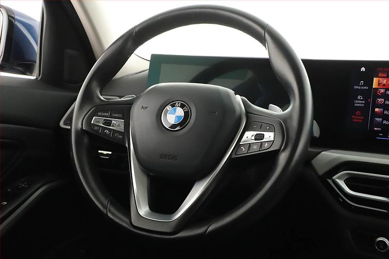 BMW Řada 3 (2023) 318 d - fotka 18 z 19