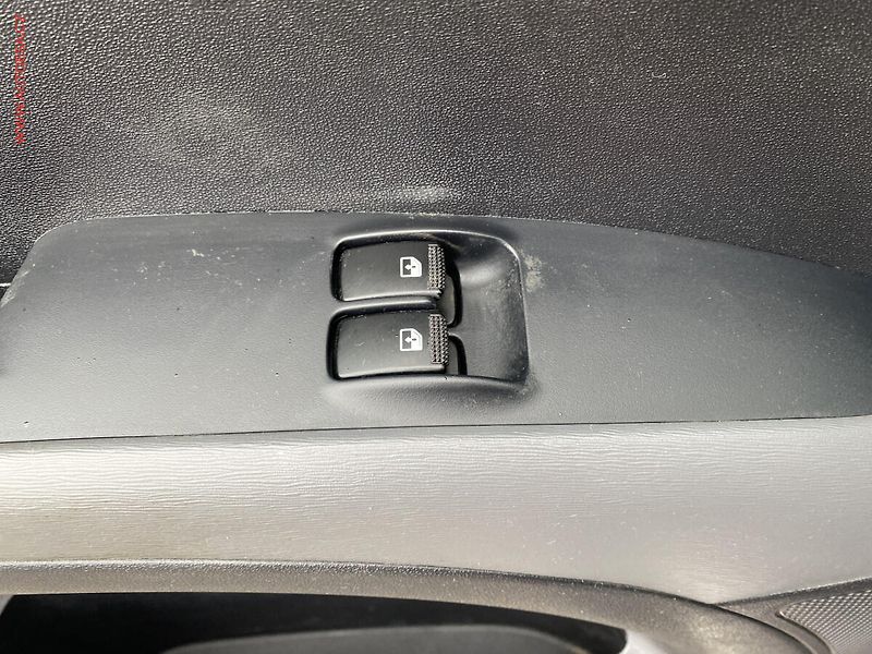 Hyundai i10 (2013) 1.1i, Klima - fotka 16 z 17
