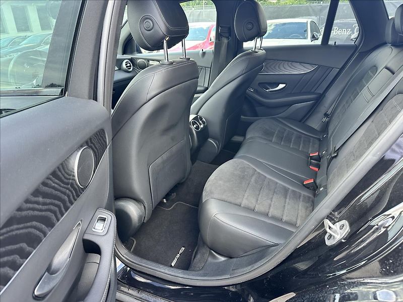 Mercedes-Benz GLC 200 4MATIC AMG linie - fotka 10 z 13