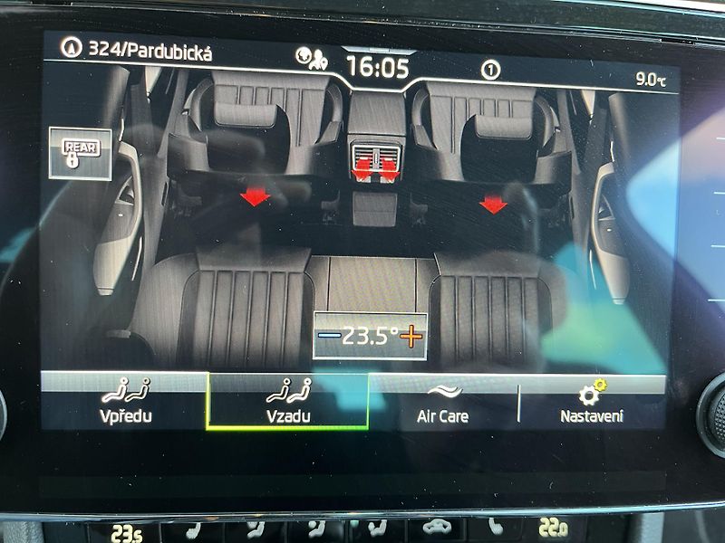 Škoda Superb (2021) 1.5TSI 110KW STYLE MAN6 MATRIX - fotka 28 z 49