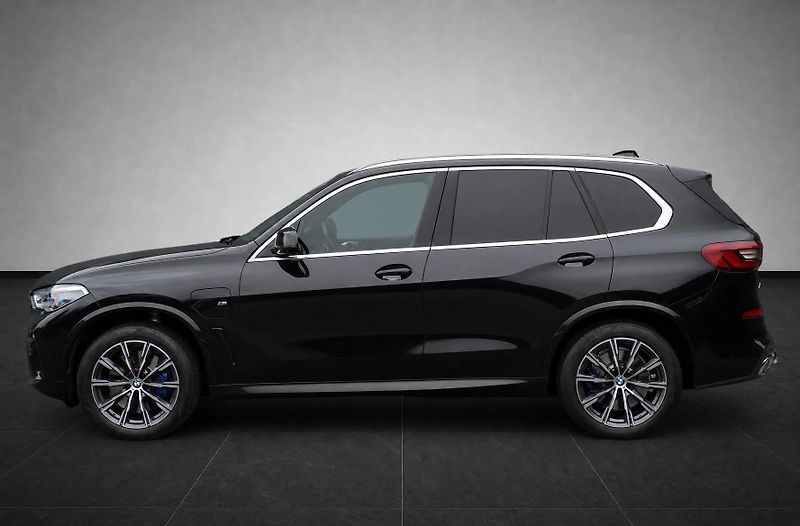 BMW X5 45e, ČR, H/K, Ventilace, Tažné - fotka 2 z 37