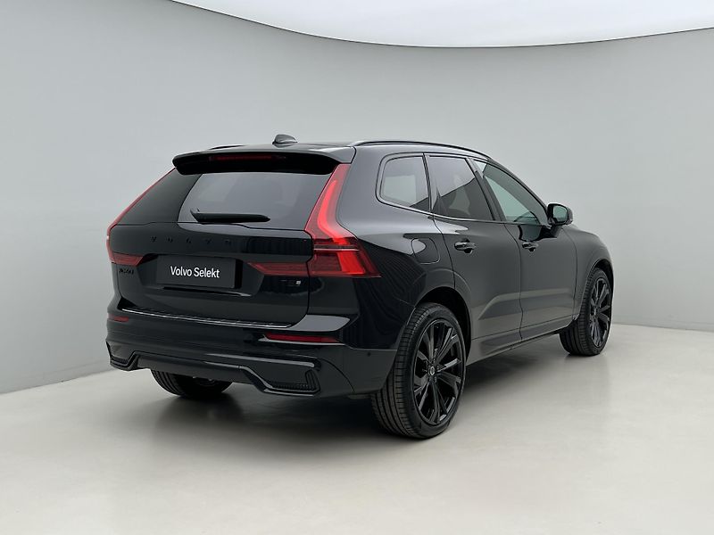 Volvo XC60 T8 AWD ULTRA BLACK RECHARGE CZ - fotka 13 z 50