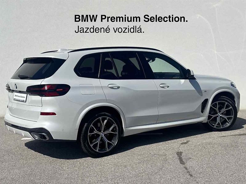BMW X5 - fotka 2 z 9
