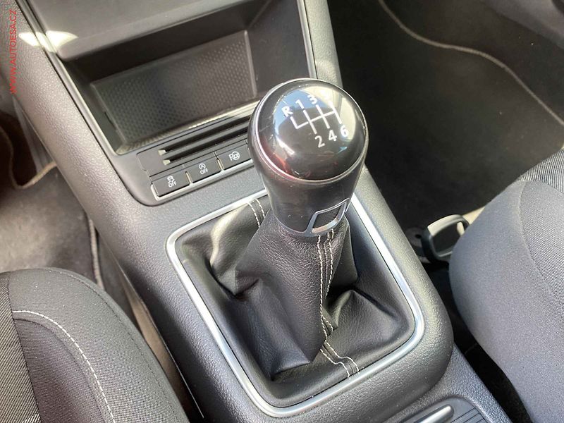 Volkswagen Tiguan (2015) 1.4 TSi, Lounge, navi - fotka 17 z 19