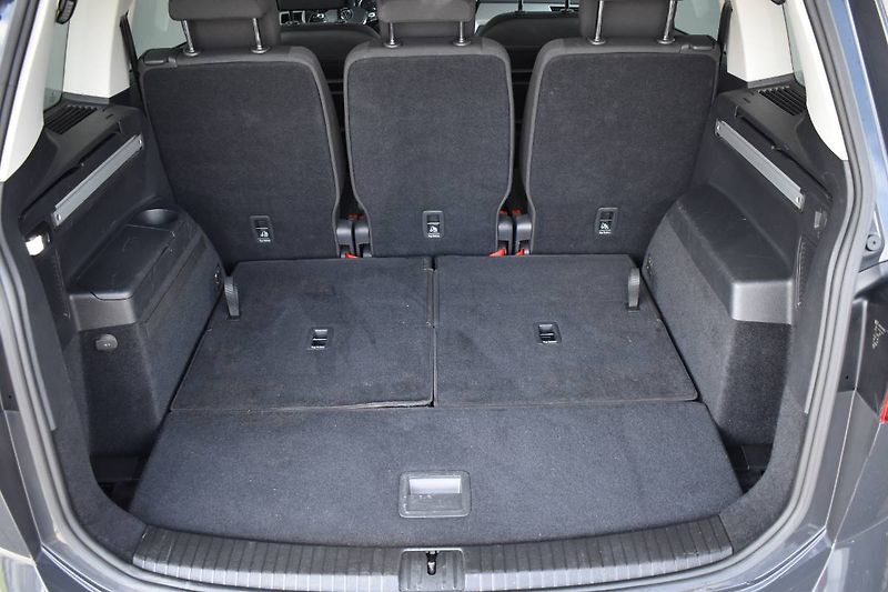 Volkswagen Touran (2022) 1.5TSI 110kW DSG,7 míst - fotka 14 z 20