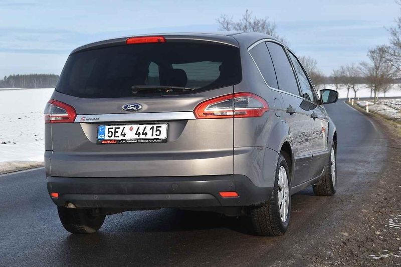 Jízdní vlastnosti vozu S-Max potěší každého nadšeného řidiče