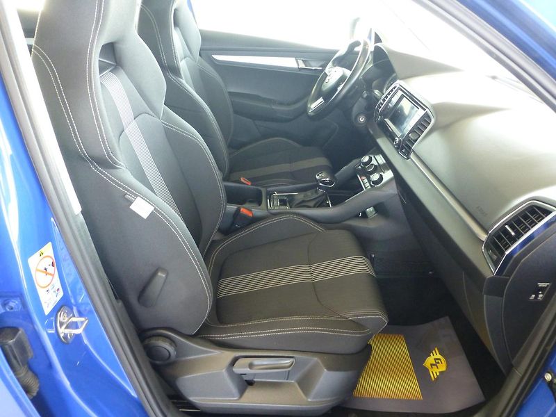 Škoda Karoq (2018) 1,6TDI*PARK.S**ALU***VYHŘ.SED. - fotka 19 z 26