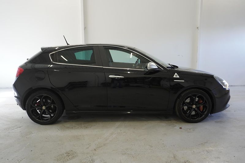 Alfa Romeo Giulietta 1.75 TBI QUADRIFOGLIO VERDE - fotka 5 z 27