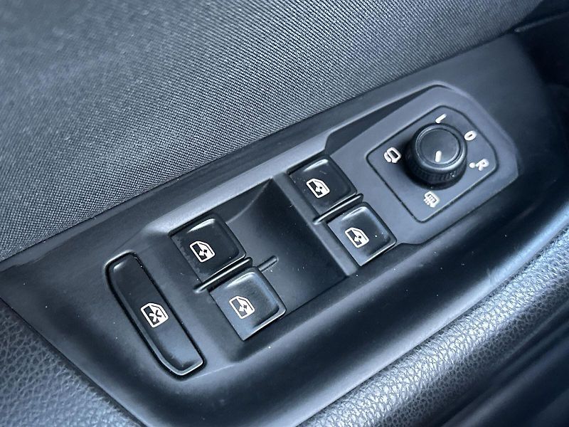 Volkswagen Passat (2018) Variant 2.0 TDI DSG Comfortlin - fotka 17 z 27